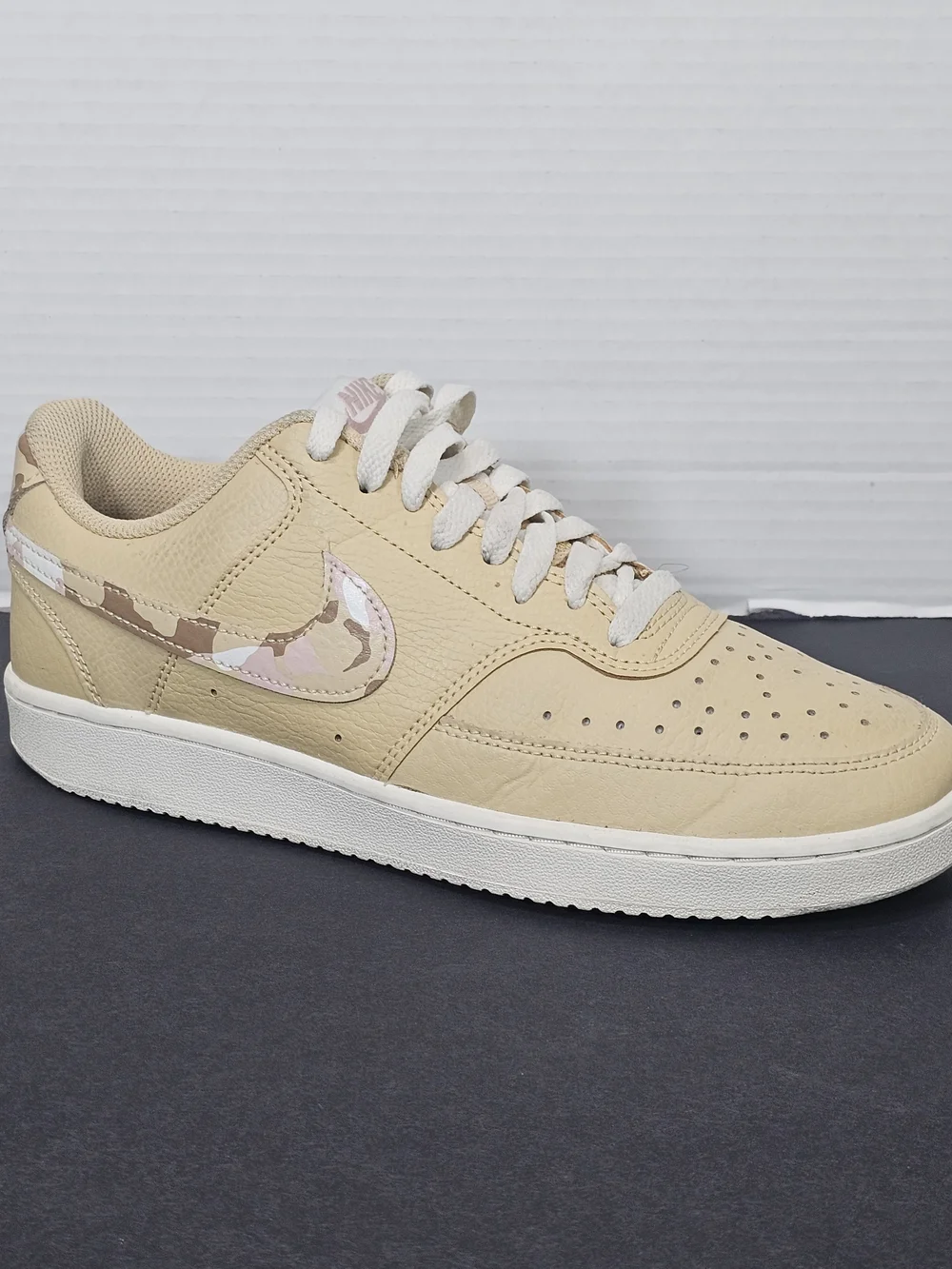 Nike Women's Court Vision Low Sesame Camo Sneakers Tan Pink Size 8.5 DX3734-200